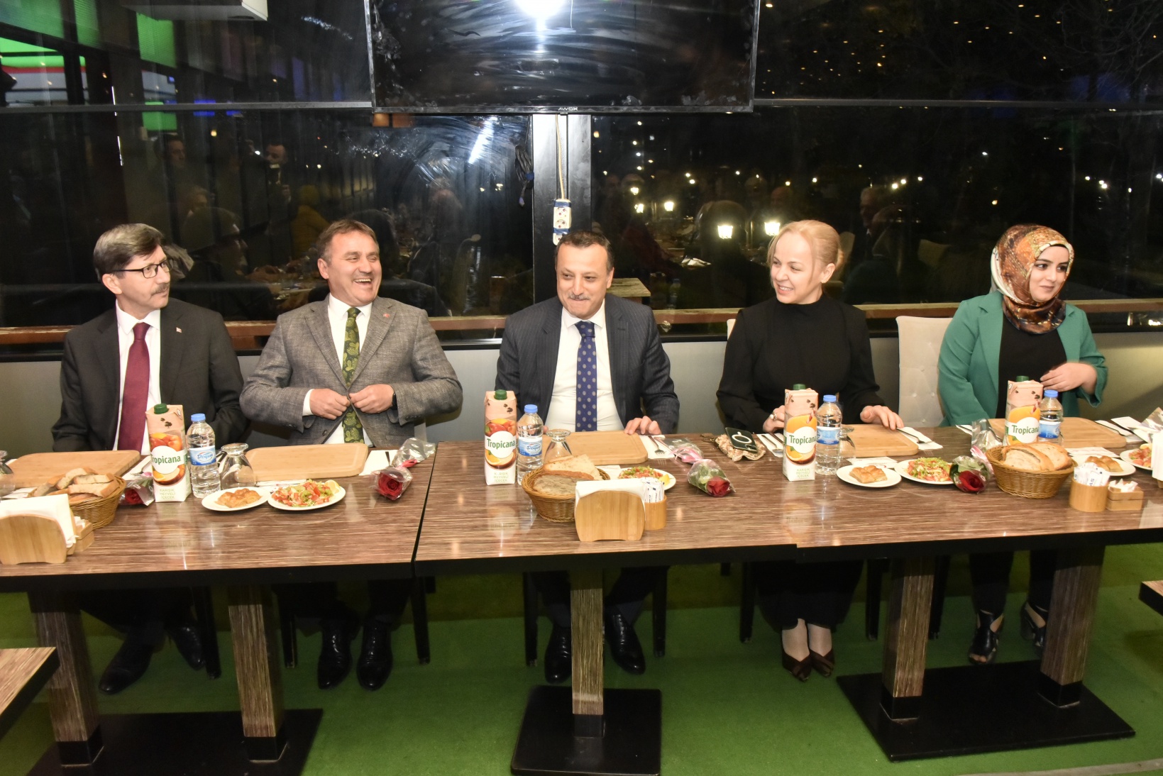 Öğretmenler yemekte buluştu 14