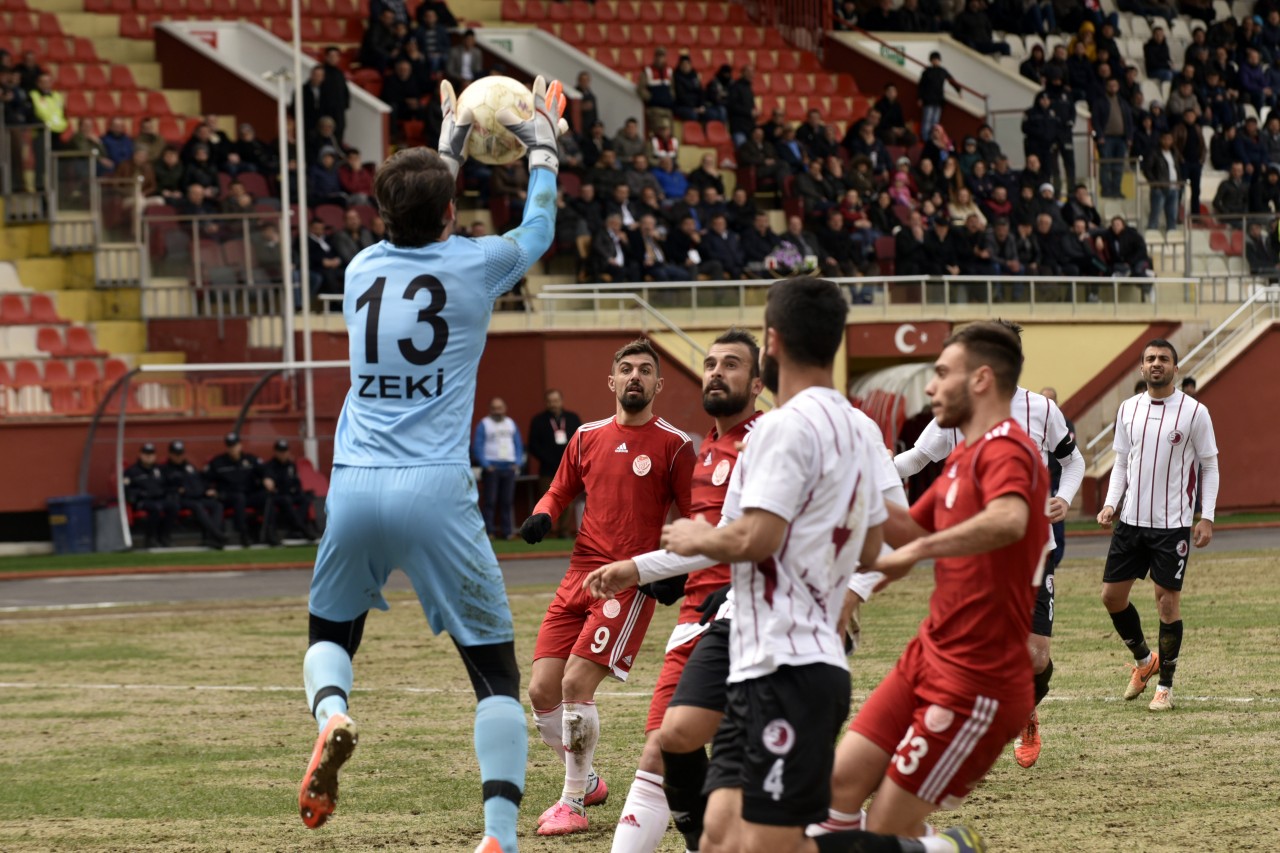 Gümüş Kartal'ı aşamadı: 0-0 37