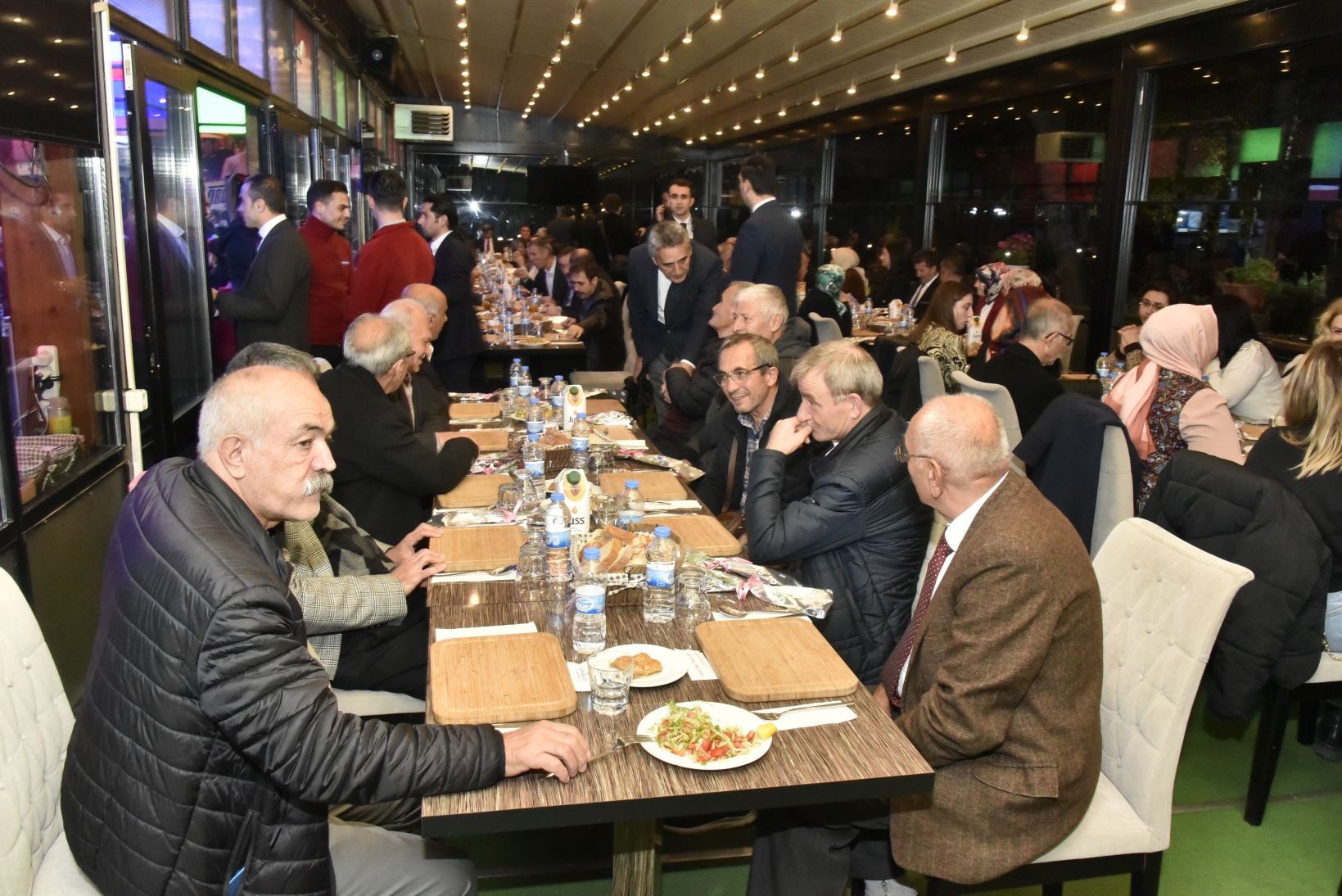 Öğretmenler yemekte buluştu 16