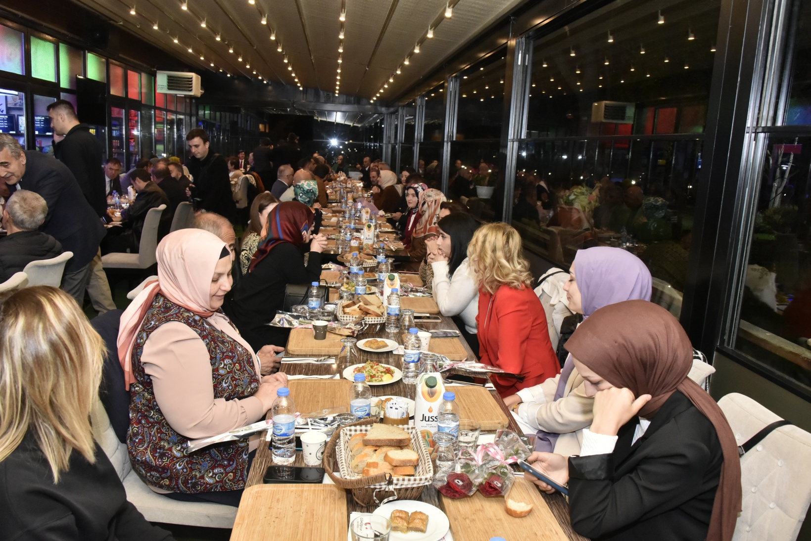 Öğretmenler yemekte buluştu 12