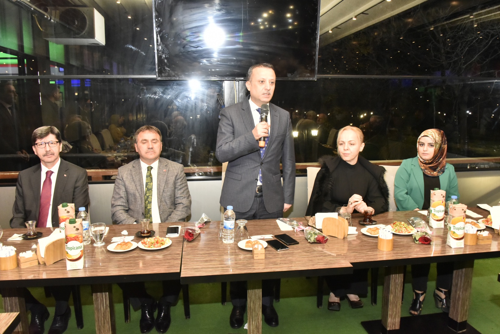 Öğretmenler yemekte buluştu 17