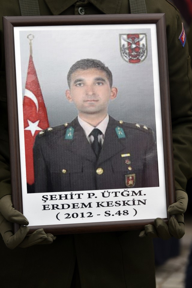 Şehit Üsteğmen Keskin Baba ocağında 13