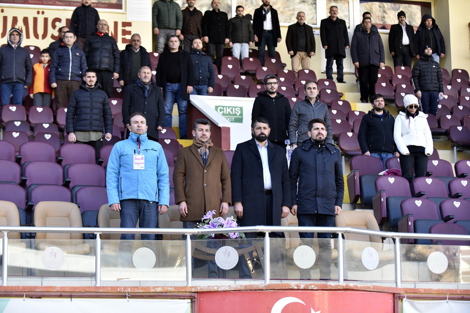 Gümüş perişan: 1-4 20