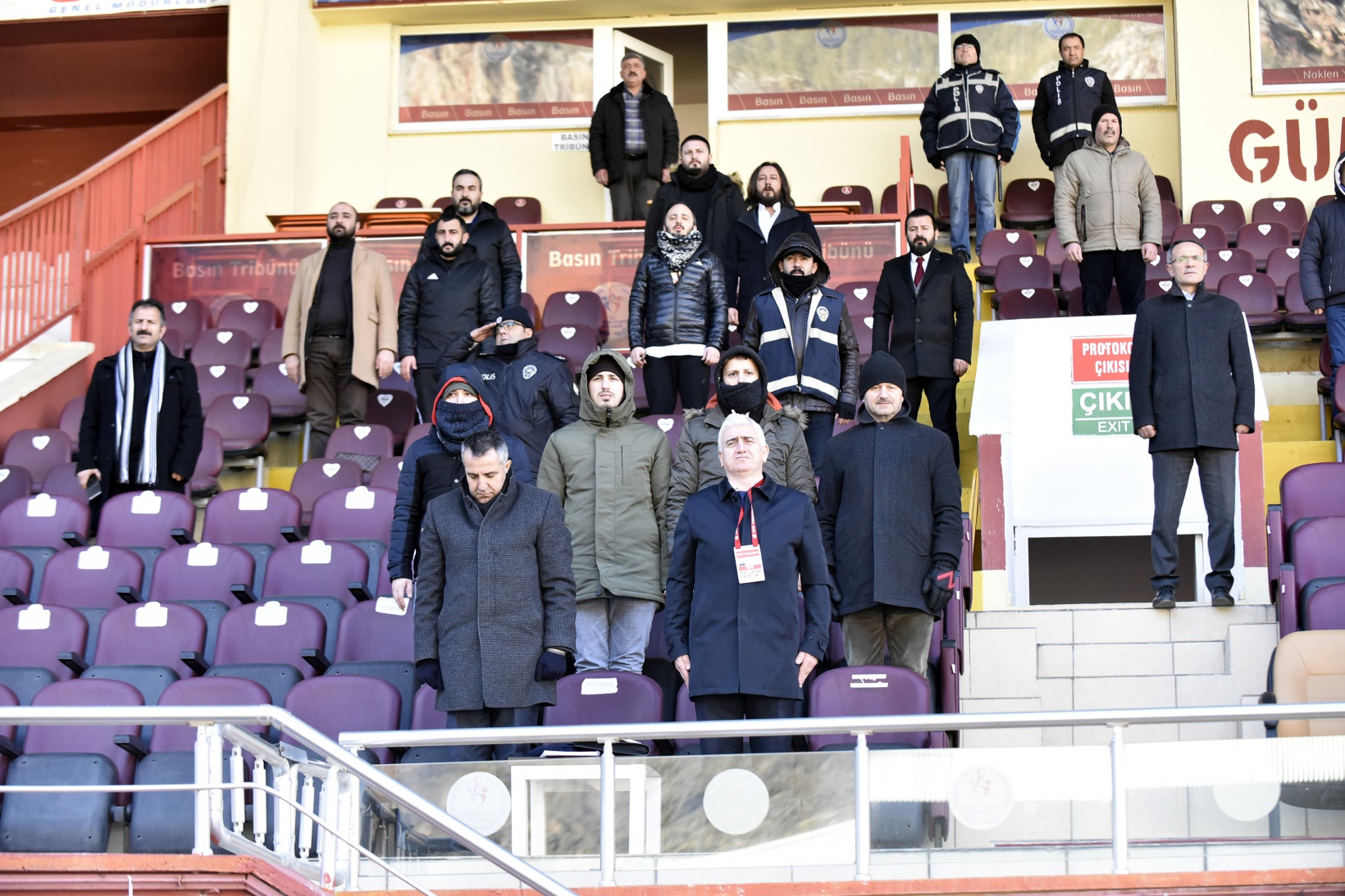 Gümüş perişan: 1-4 30