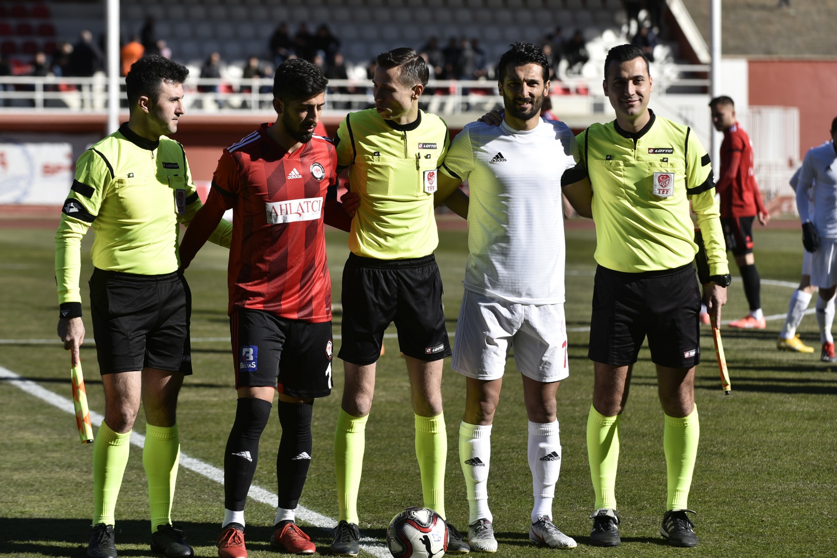 Gümüş perişan: 1-4 23