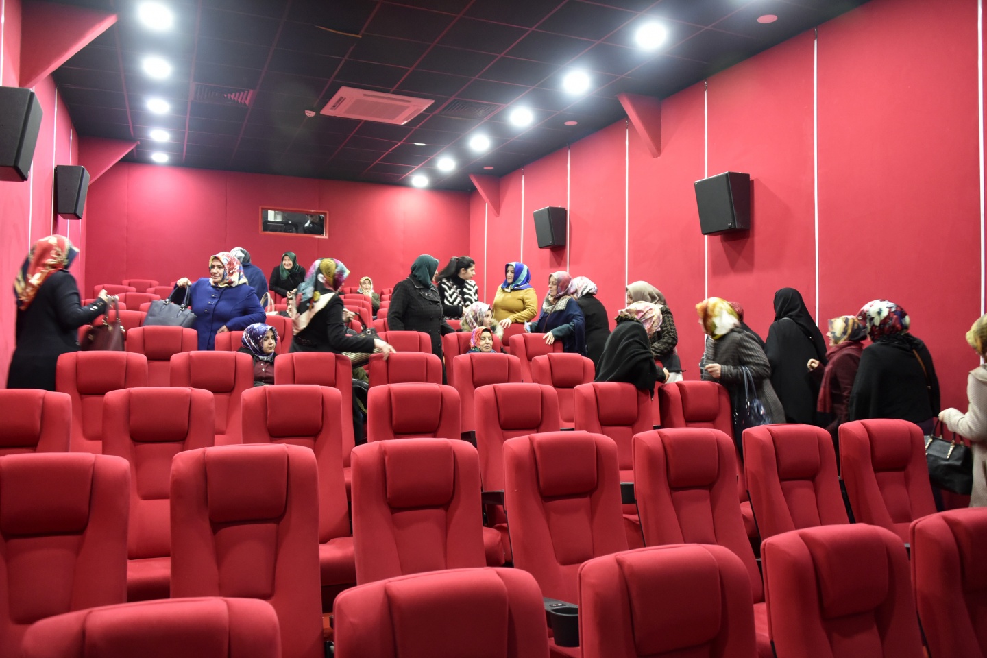 Hayatlarında ilk kez sinemaya gittiler 5