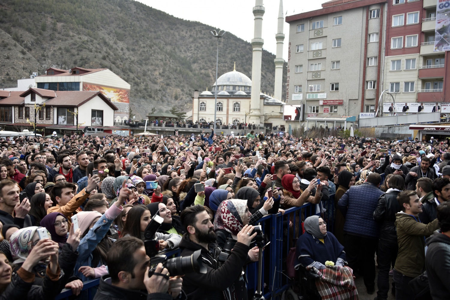 Gümüşhane’de Başkan Çimen’e destek konseri 80