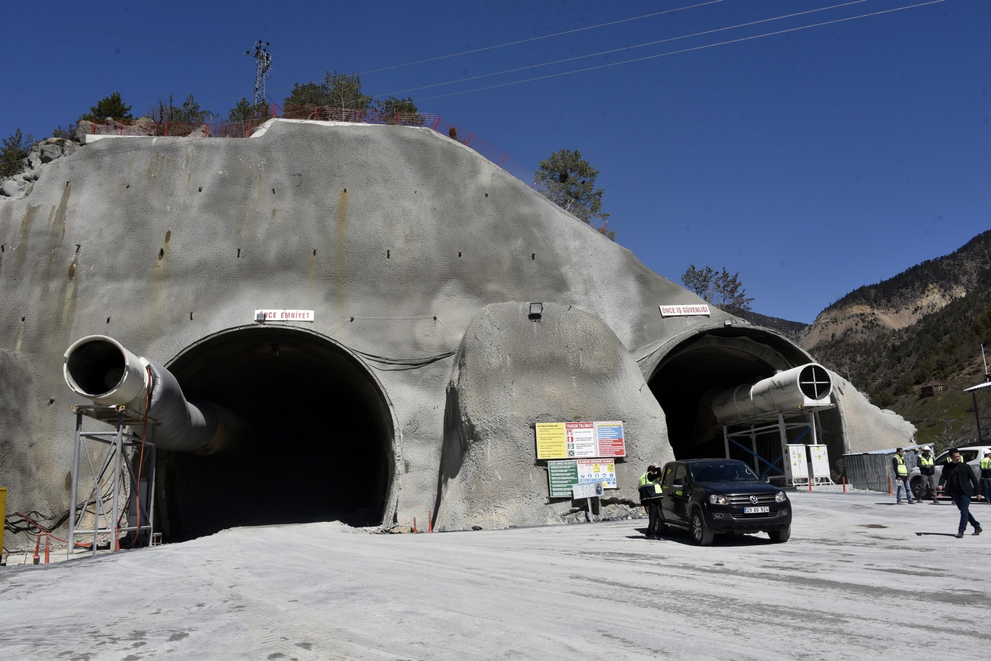 Zigana dağı bu kez boğazından değil göbeğinden deliniyor 19