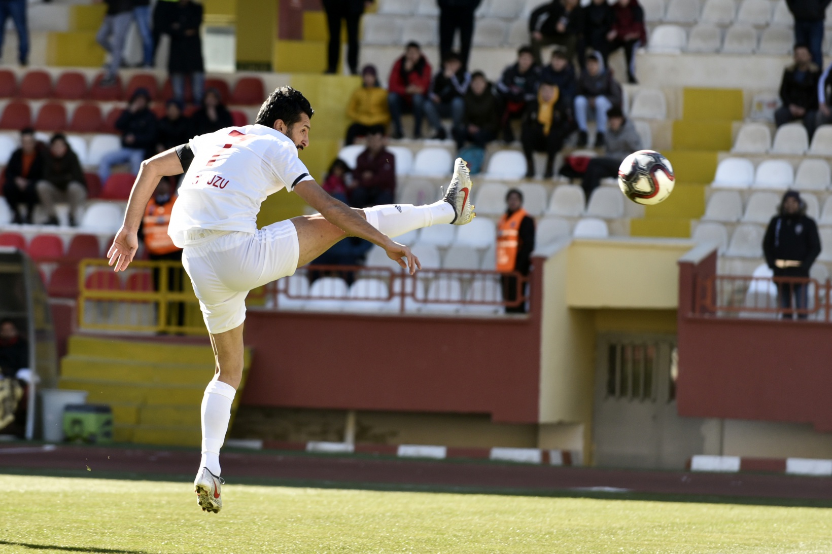 Gümüş perişan: 1-4 2