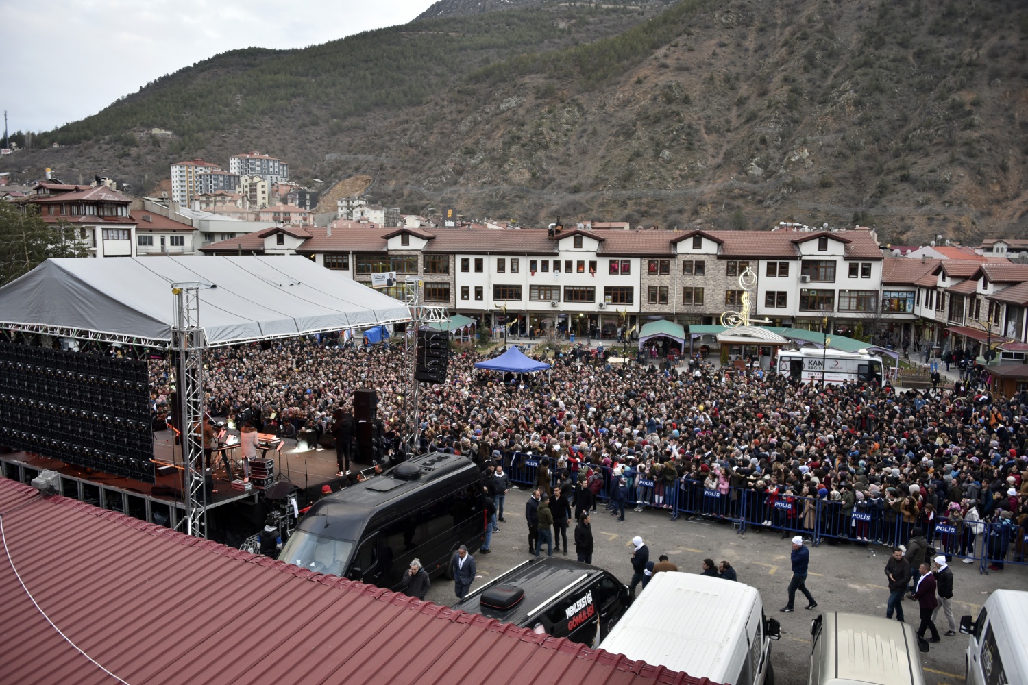 Gümüşhane’de Başkan Çimen’e destek konseri 92