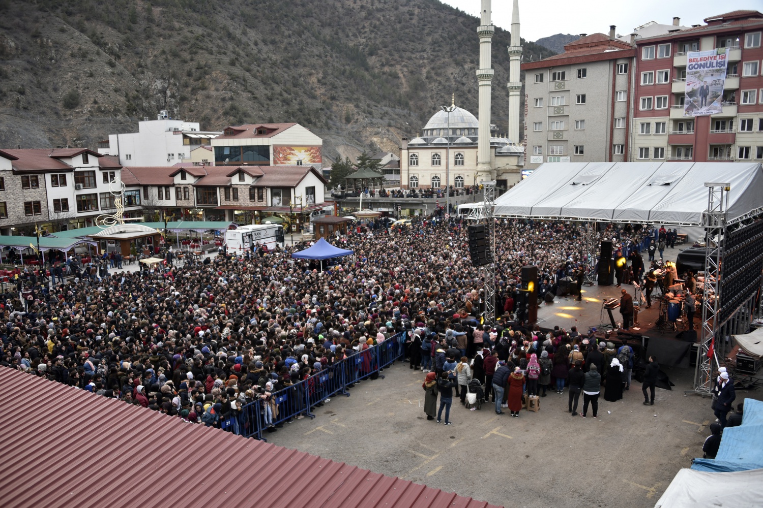 Gümüşhane’de Başkan Çimen’e destek konseri 96