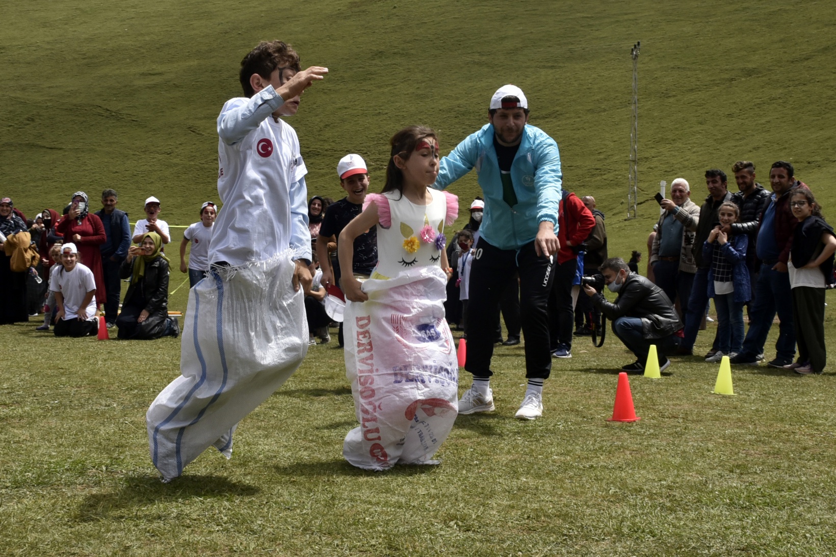 2 bin metredeki yaylada spor şenliği yapıldı 25