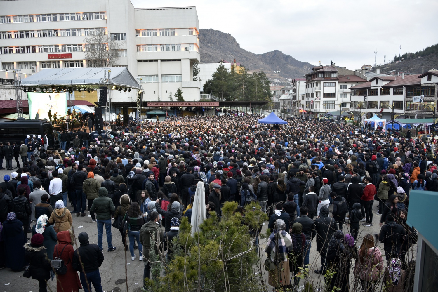 Gümüşhane’de Başkan Çimen’e destek konseri 95