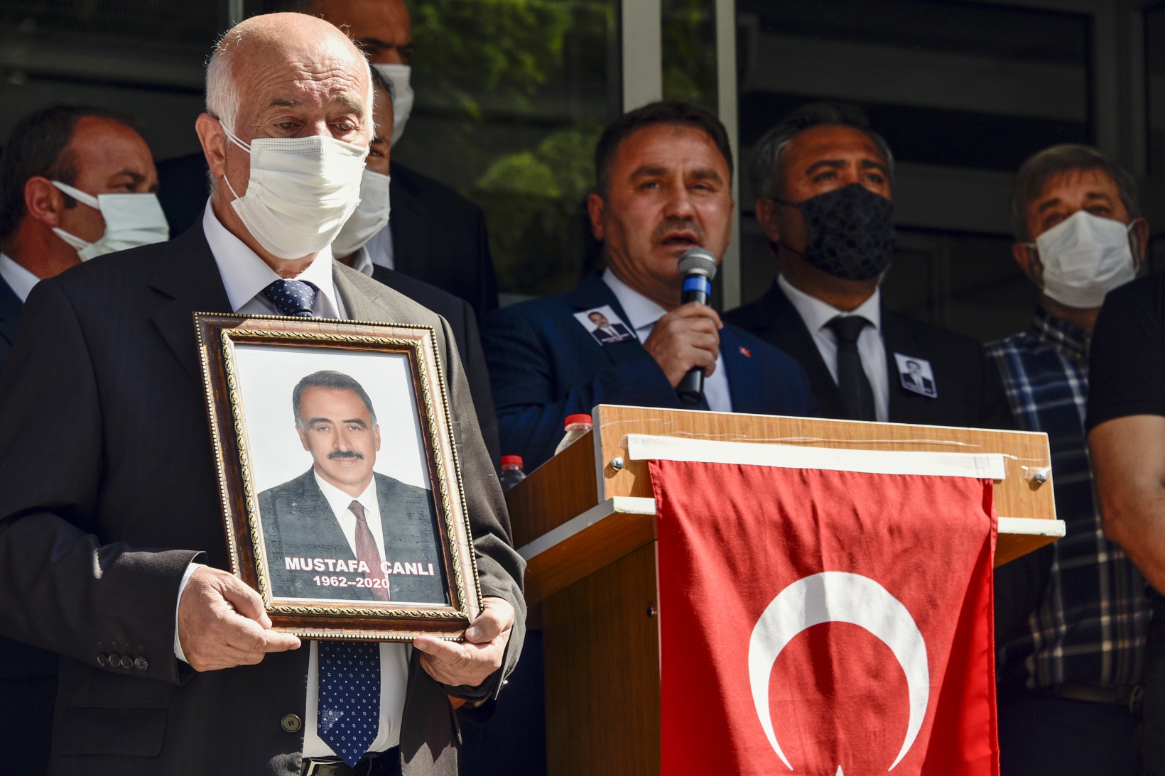 Mustafa Canlı son yolculuğuna uğurlandı 25