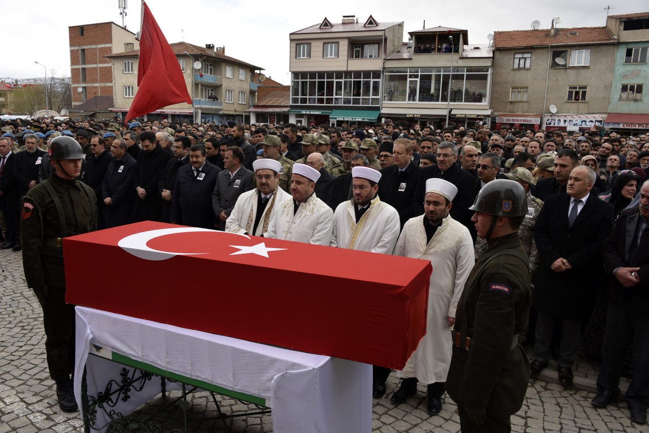 Gümüşhane şehidini uğurladı… 15