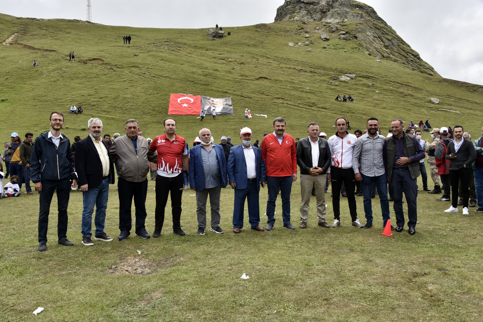 2 bin metredeki yaylada spor şenliği yapıldı 42