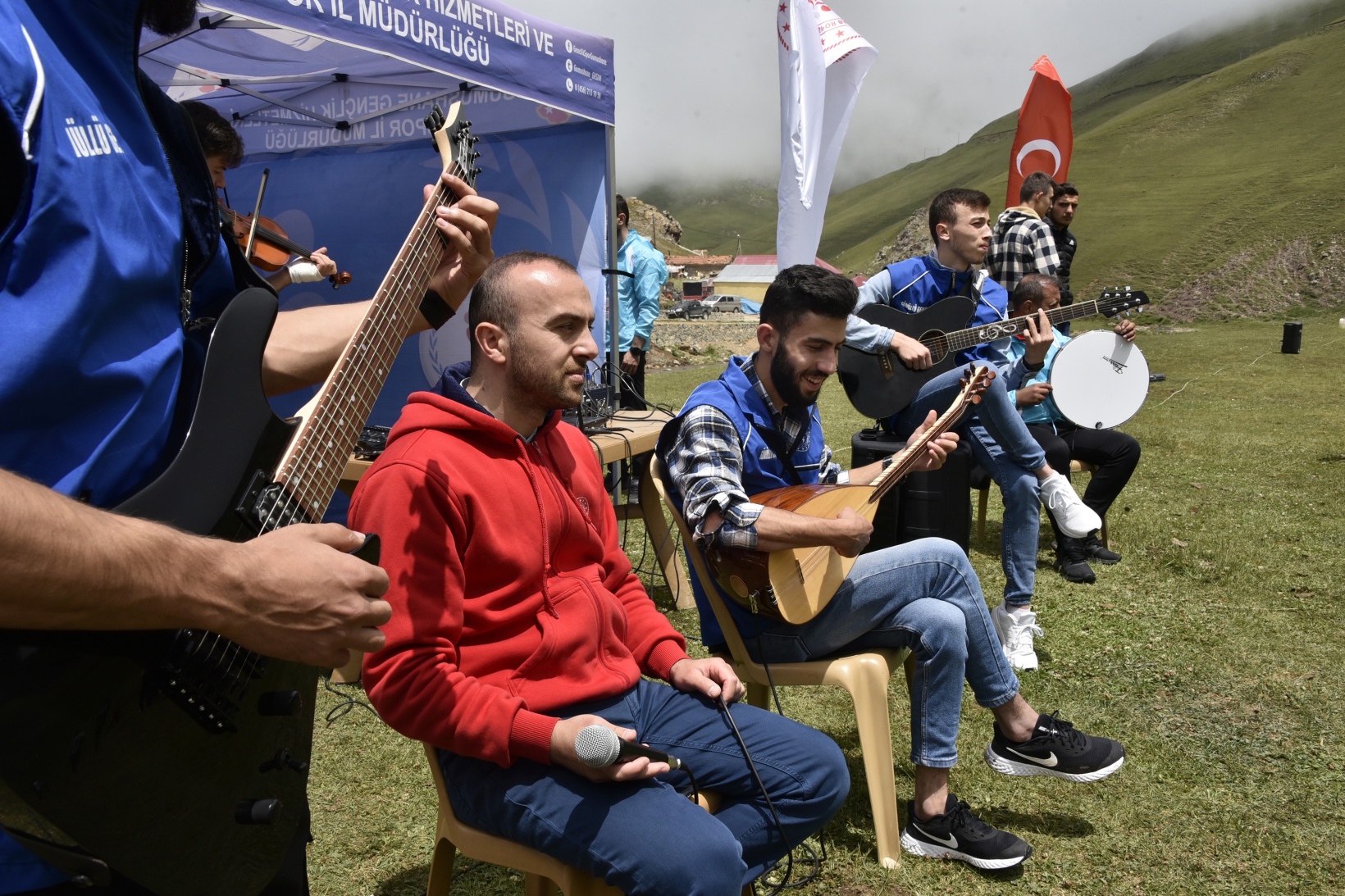 2 bin metredeki yaylada spor şenliği yapıldı 12
