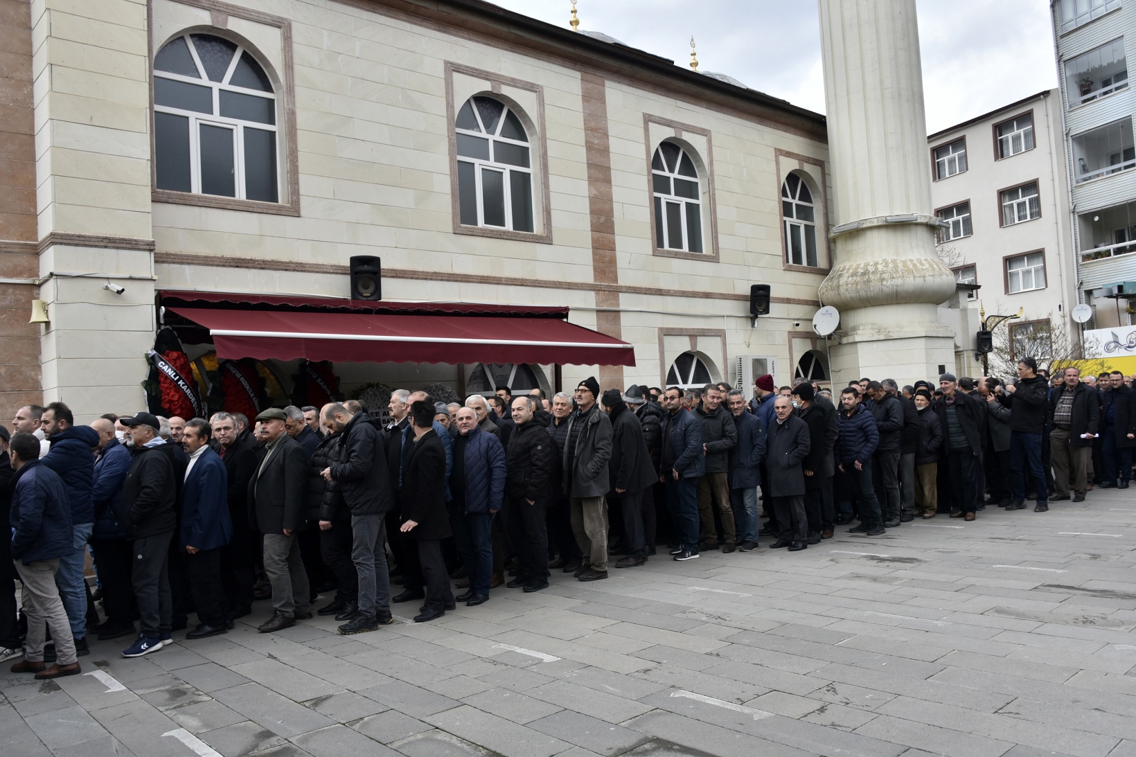 Başkan Çimen’in annesi son yolculuğuna uğurlandı  5