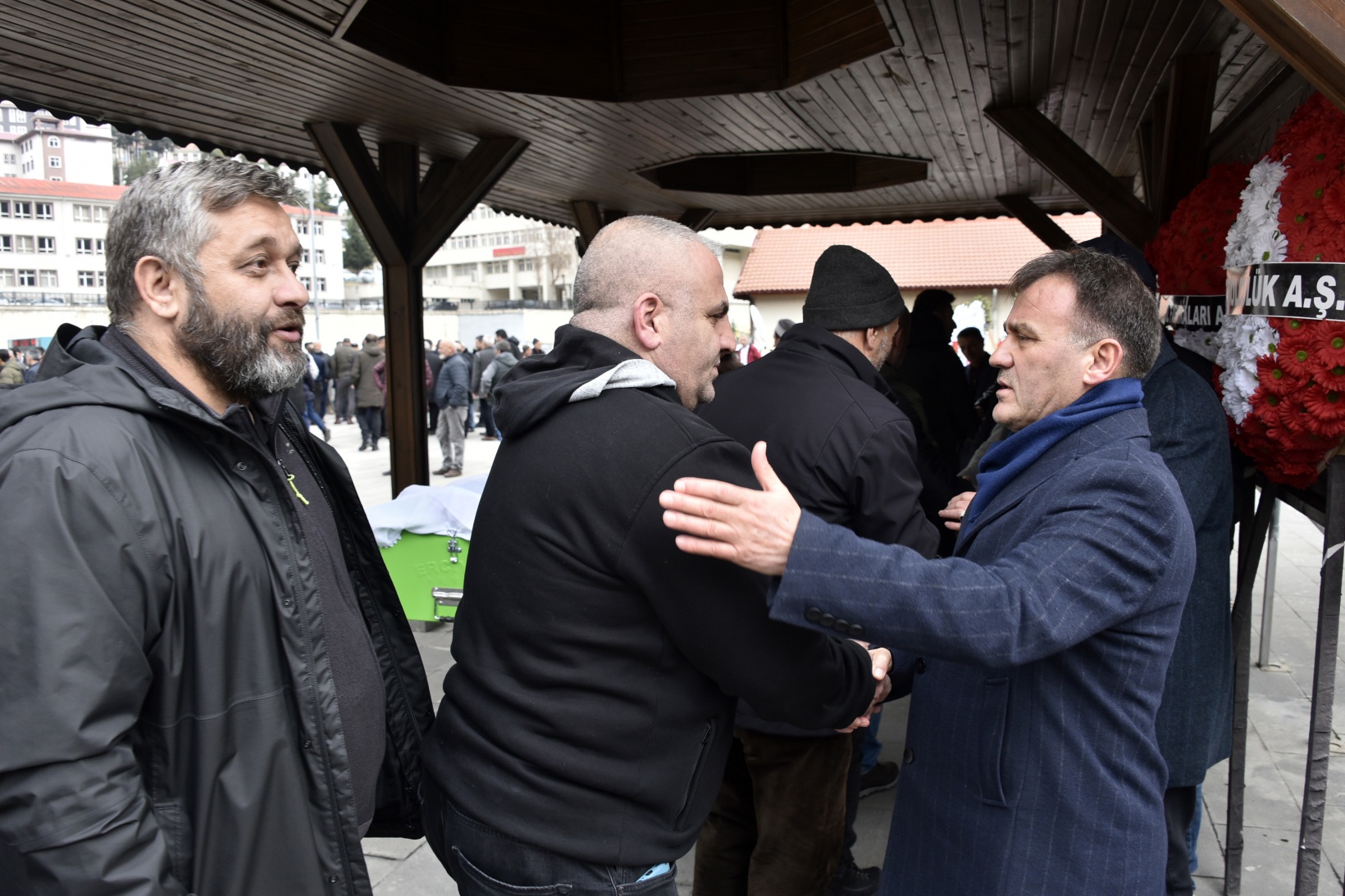 Başkan Çimen’in annesi son yolculuğuna uğurlandı  22