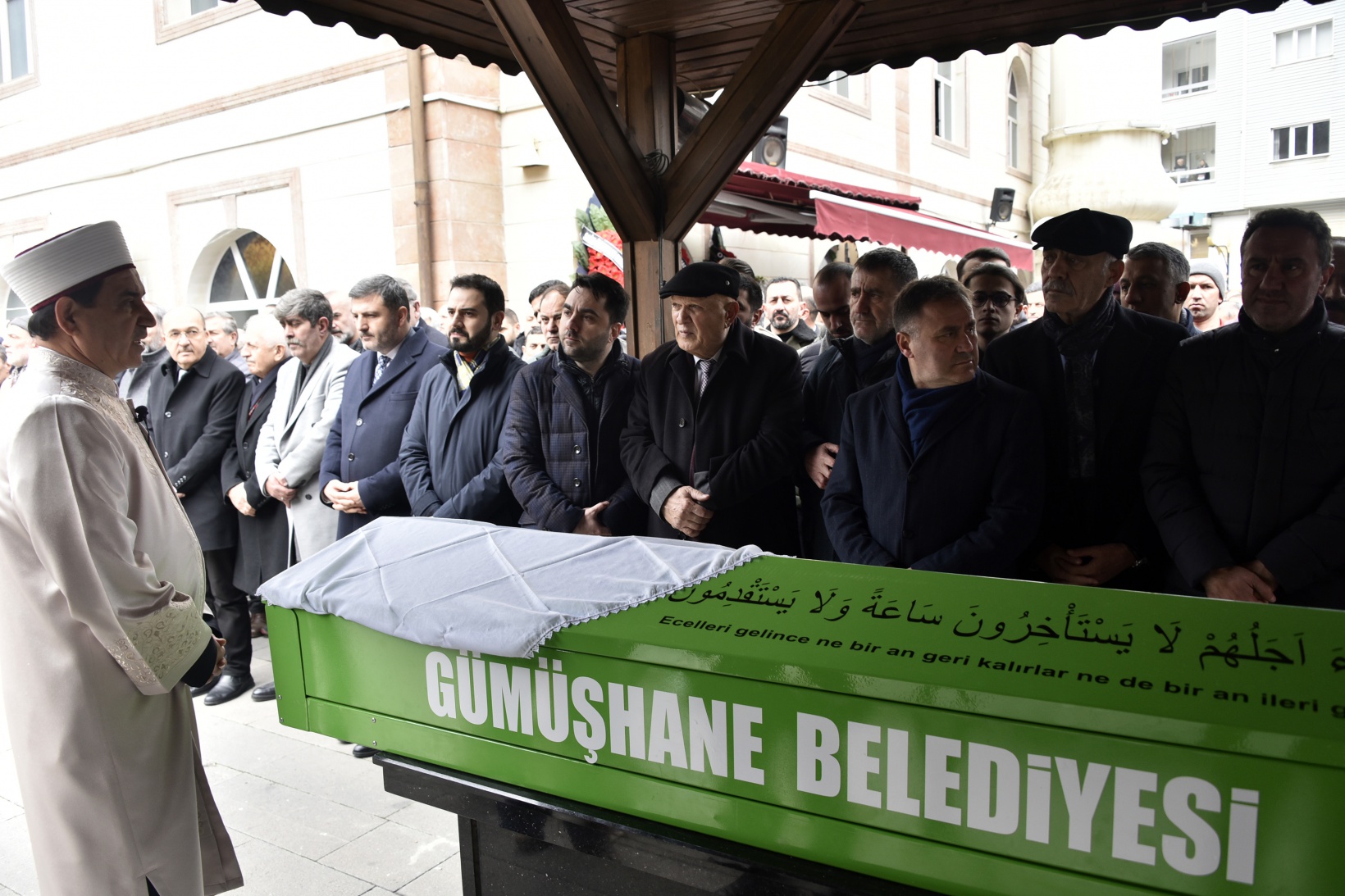 Başkan Çimen’in annesi son yolculuğuna uğurlandı  18