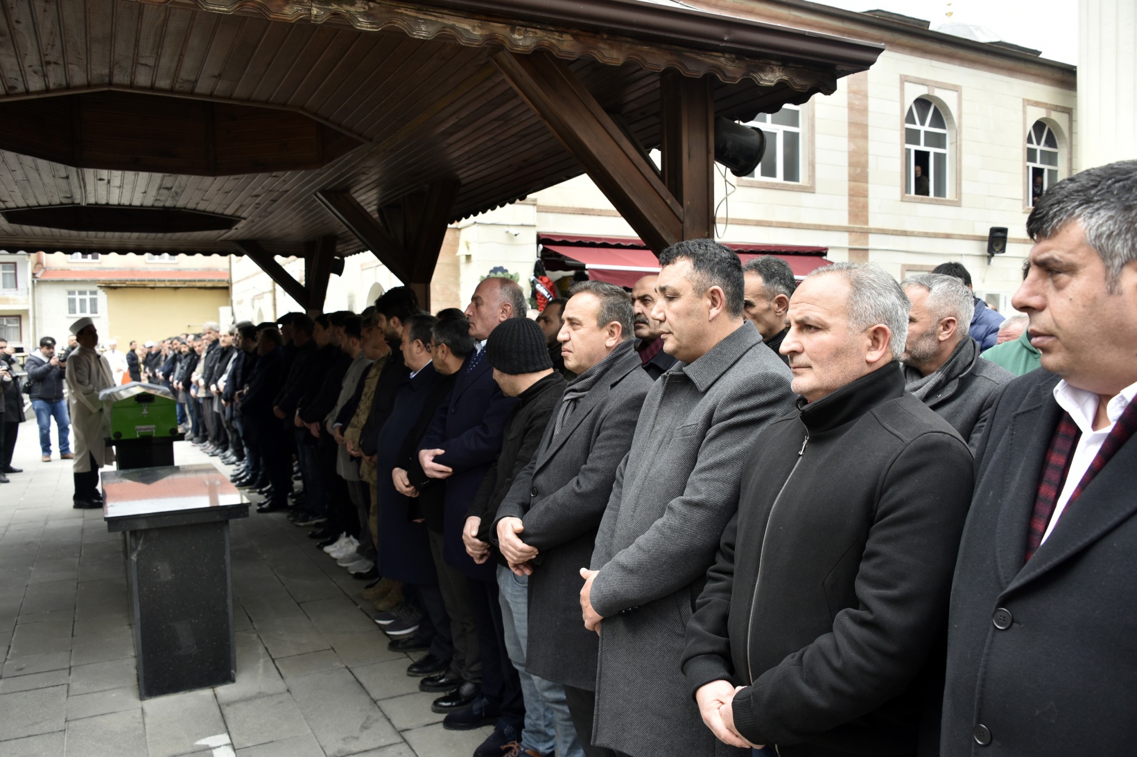 Başkan Çimen’in annesi son yolculuğuna uğurlandı  14