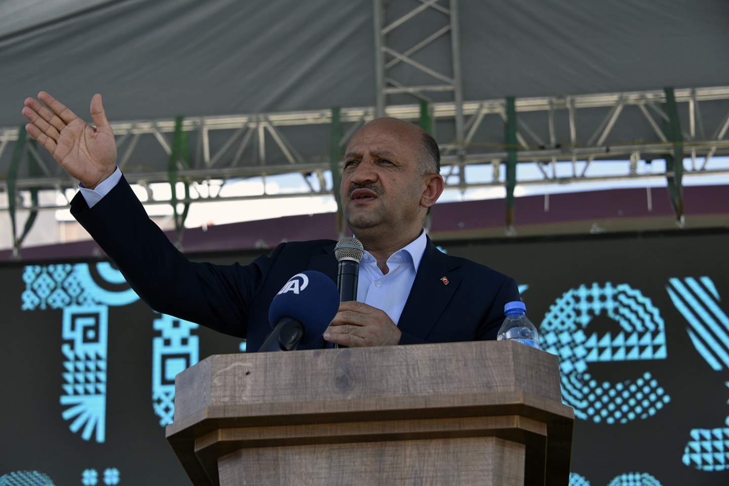 Başbakan Yardımcısı Fikri Işık Şiran'da 30