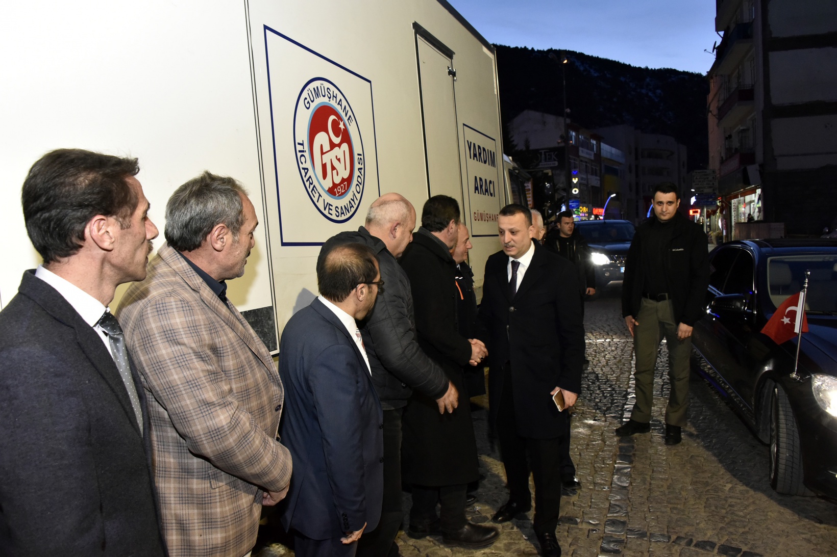 Gümüşhane’den Elazığ ve Malatya’ya yardım eli 6