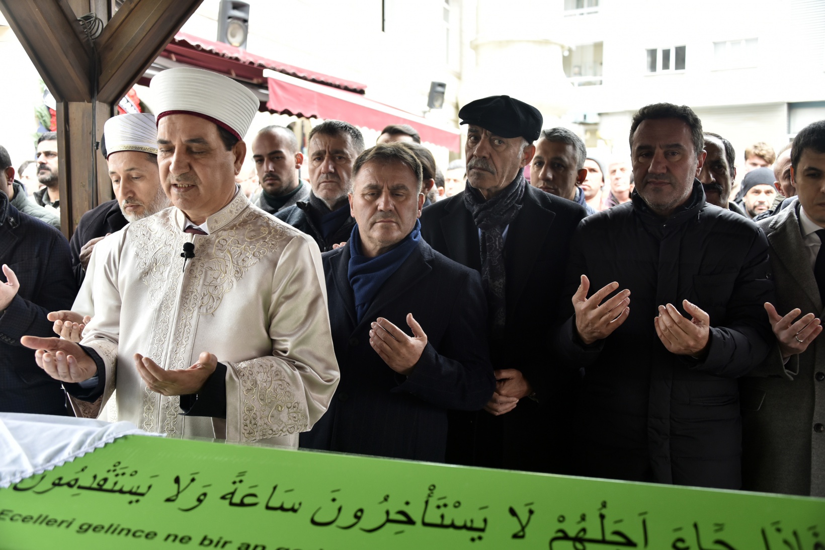 Başkan Çimen’in annesi son yolculuğuna uğurlandı  9