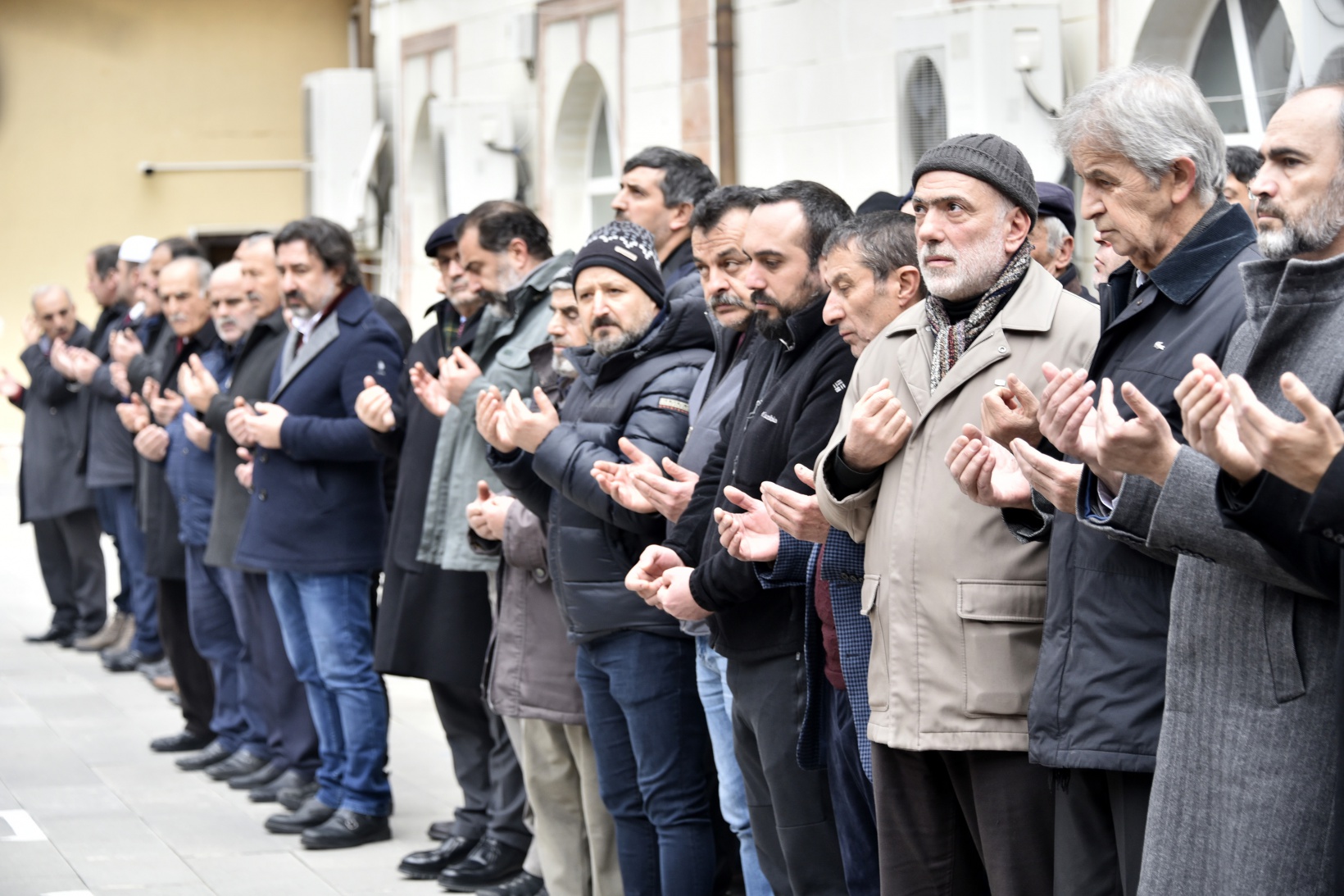 Başkan Çimen’in annesi son yolculuğuna uğurlandı  2