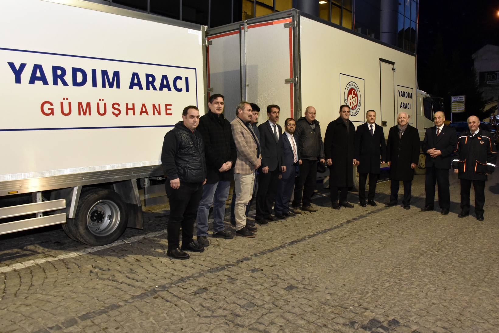 Gümüşhane’den Elazığ ve Malatya’ya yardım eli 12