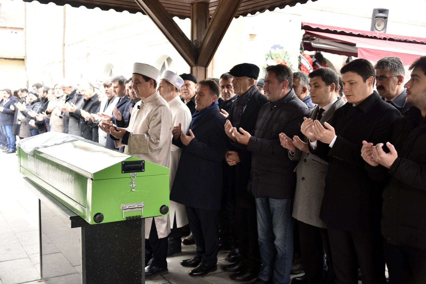 Başkan Çimen’in annesi son yolculuğuna uğurlandı  17