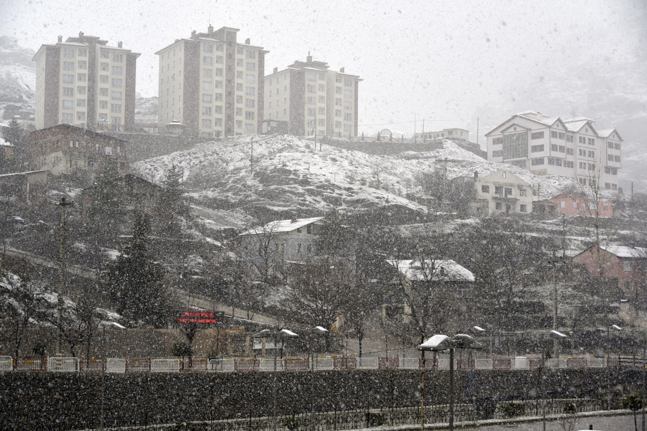 Zigana dağında ulaşıma kar engeli 9