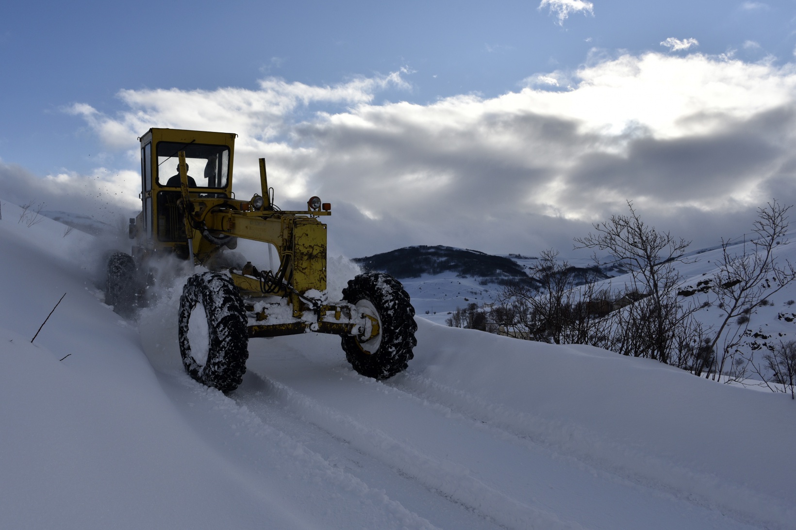 Gümüşhane’de karla mücadele çalışmaları devam ediyor 6