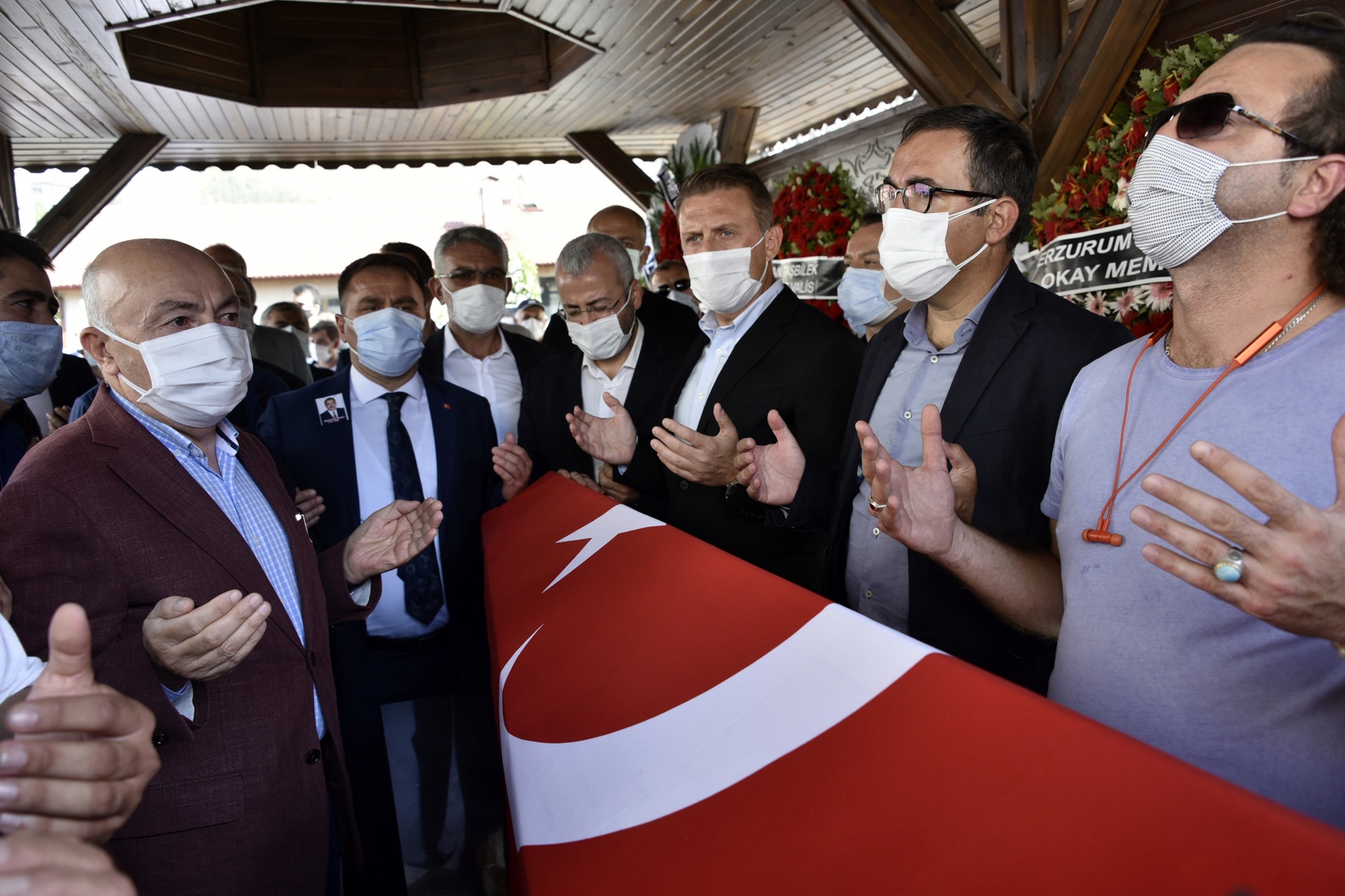 Mustafa Canlı son yolculuğuna uğurlandı 26