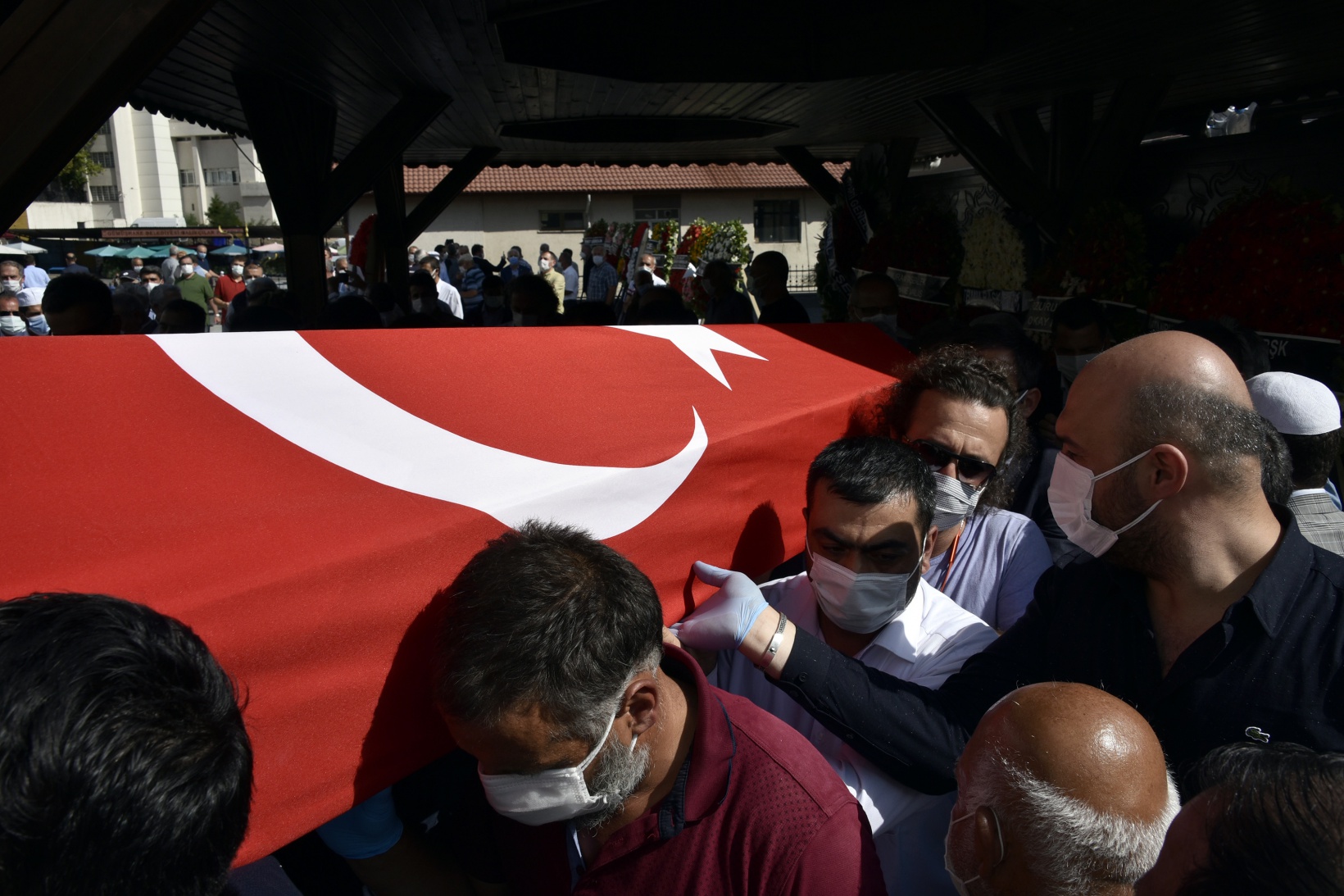 Mustafa Canlı son yolculuğuna uğurlandı 9