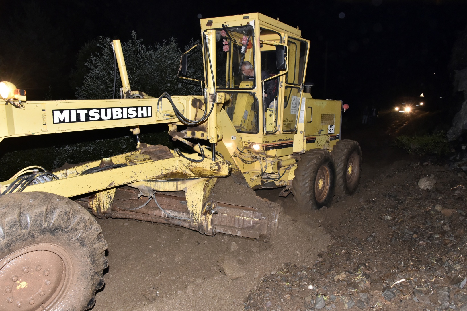 Gümüşhane’de 10 dakika süren dolu ve yağmur sele neden oldu 16