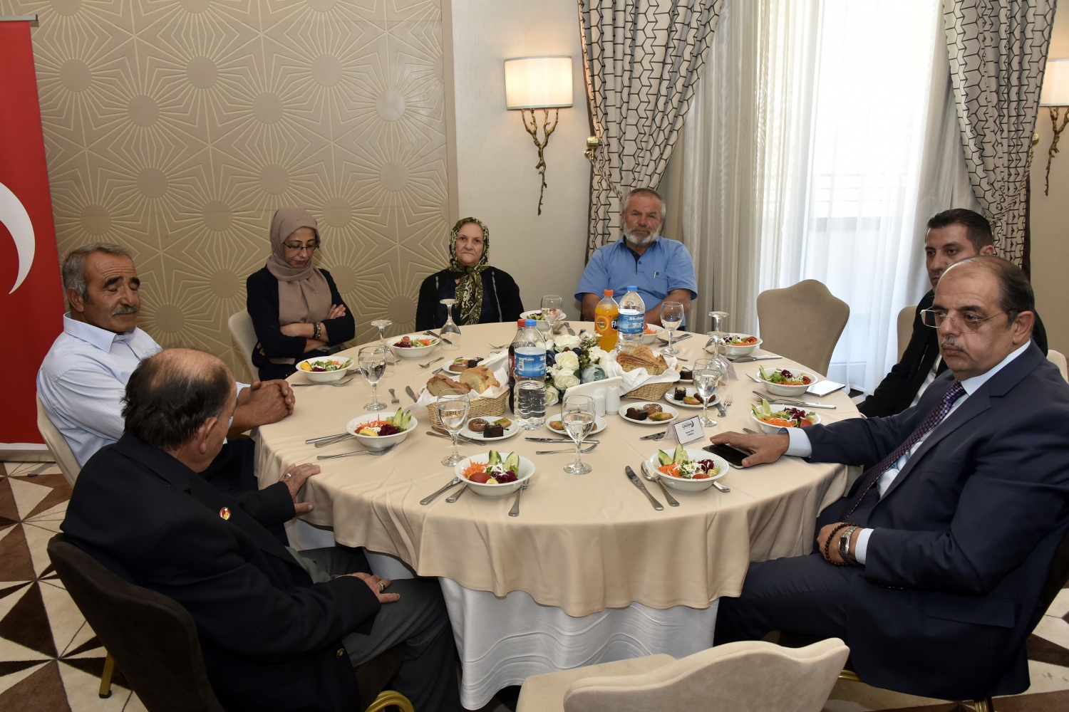 Vali Taşbilek’ten gaziler onuruna yemek 13