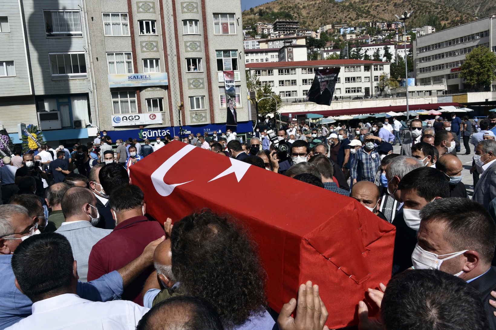 Mustafa Canlı son yolculuğuna uğurlandı 14