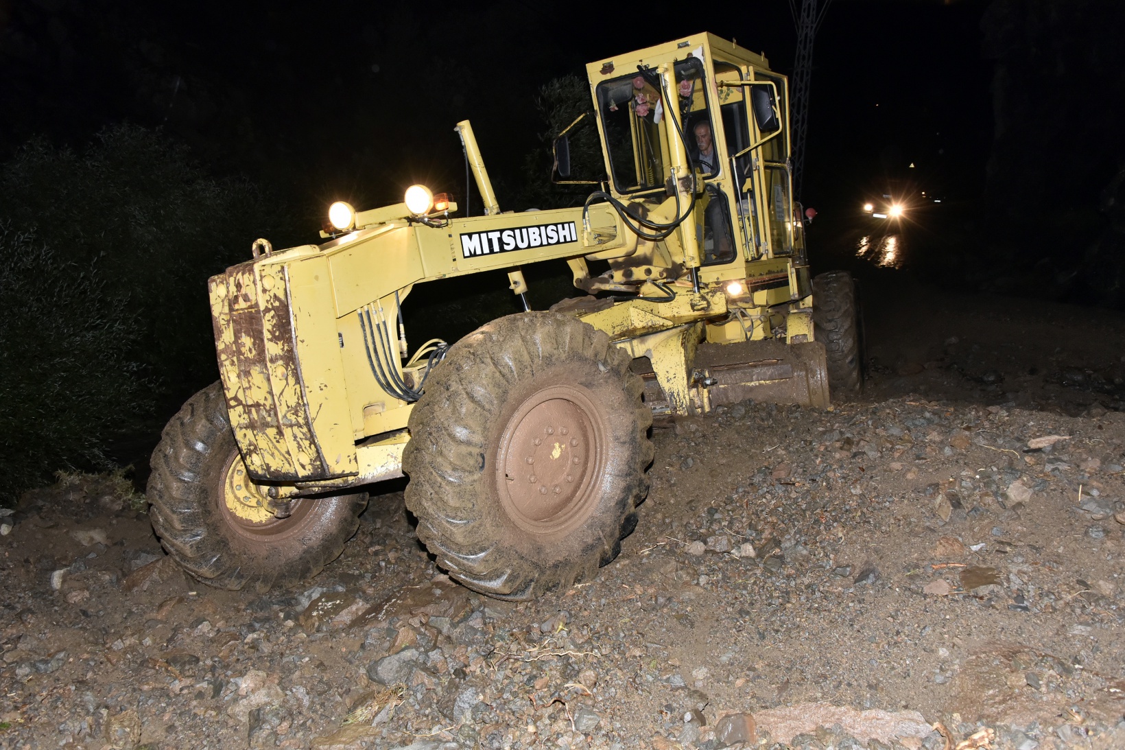 Gümüşhane’de 10 dakika süren dolu ve yağmur sele neden oldu 22