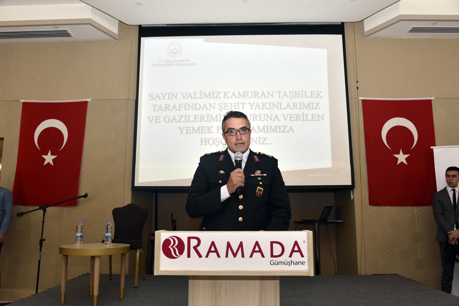 Vali Taşbilek’ten gaziler onuruna yemek 24