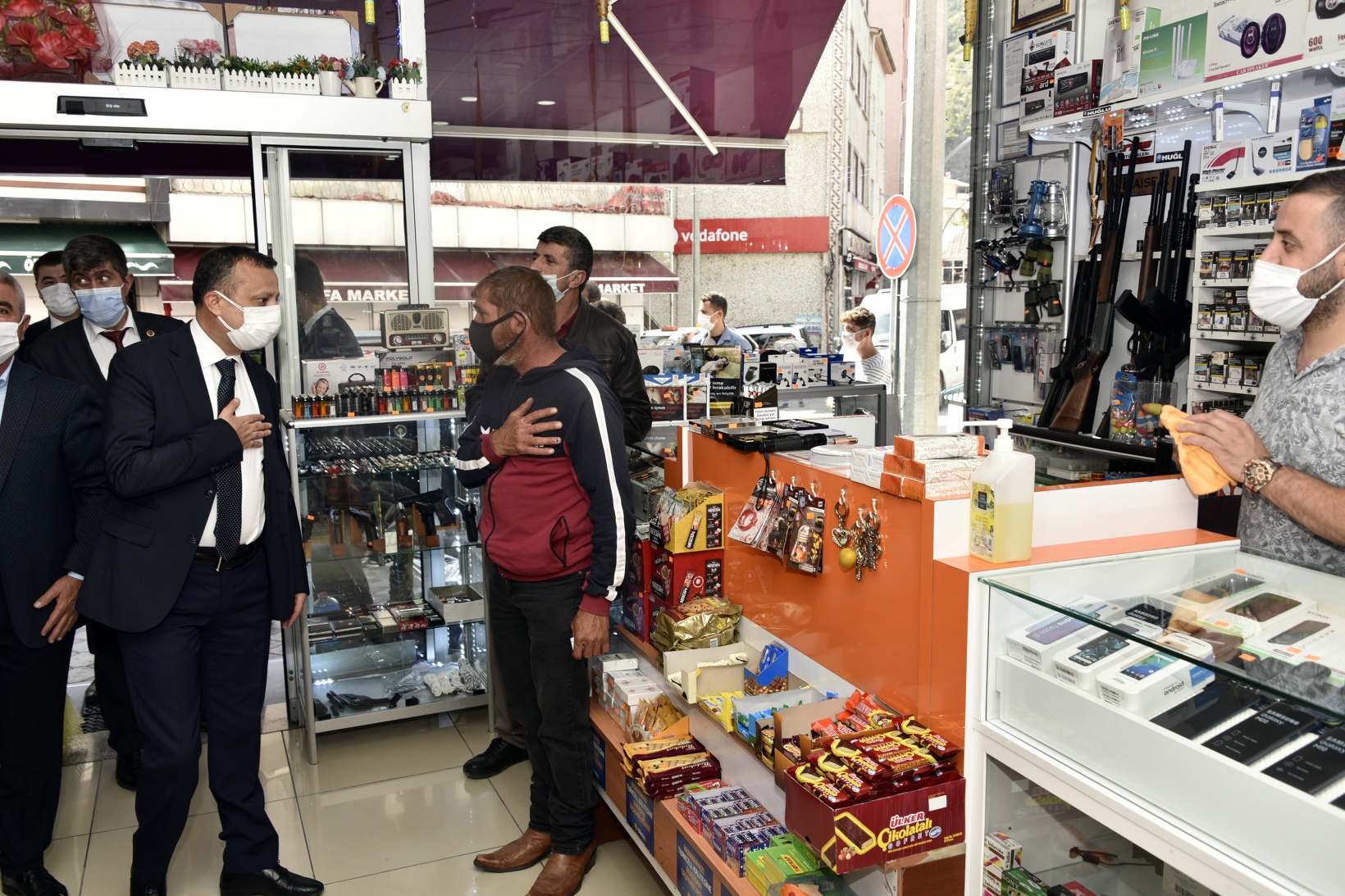 Torul’da geniş kapsamlı koronavirüs denetimi 34