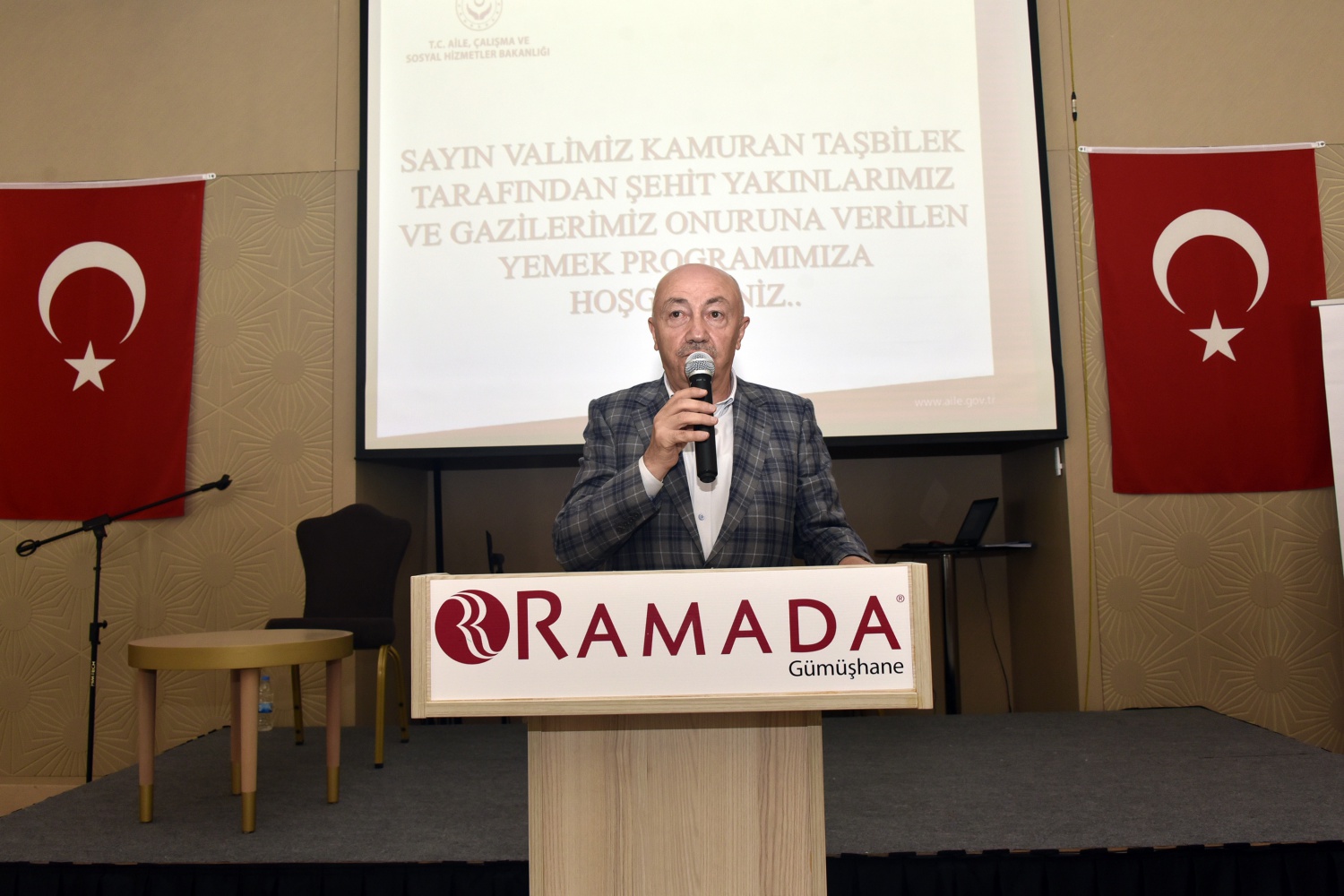 Vali Taşbilek’ten gaziler onuruna yemek 32