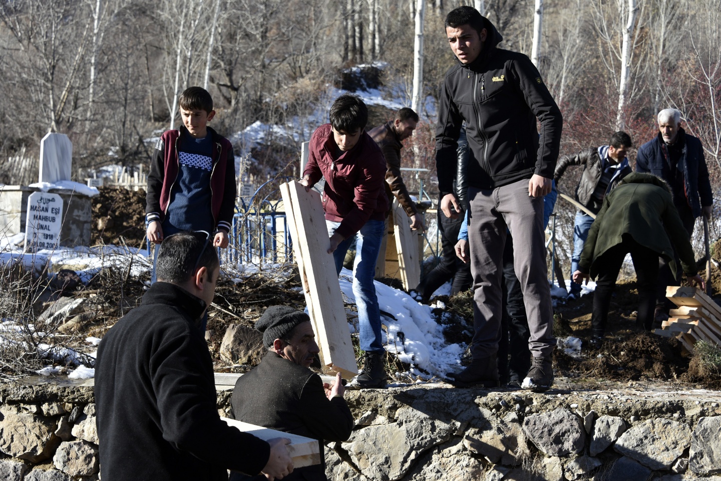 Zigana dağındaki kazada ölenler toprağa verildi 5