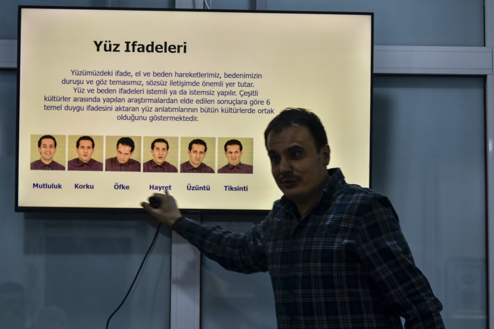 Diker: Beden dili özgüvenin dışa vuruş şeklidir 1