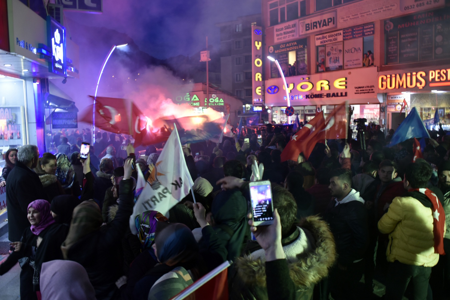 Gümüşhane’de sevinç gösterileri 8