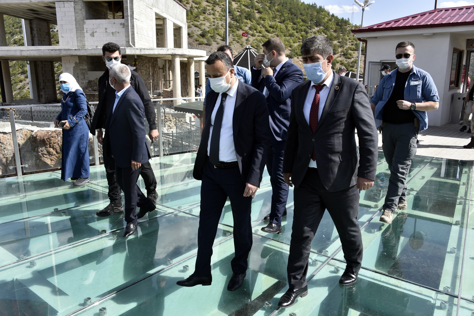 Torul’da geniş kapsamlı koronavirüs denetimi 12