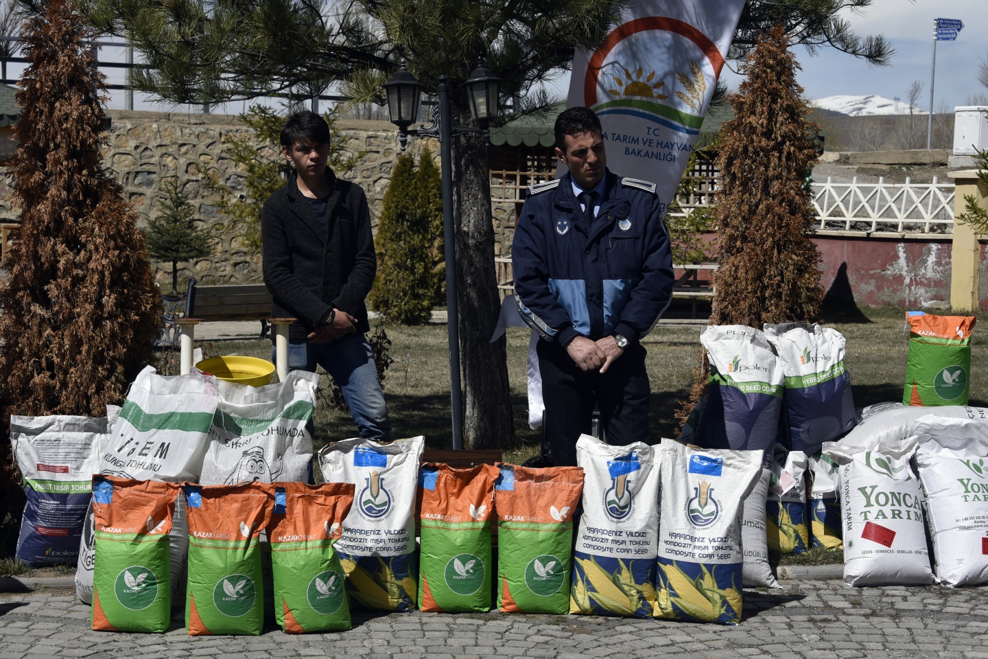 Gümüşhane çiftçisine 68 tonluk tarihi tohum desteği 3