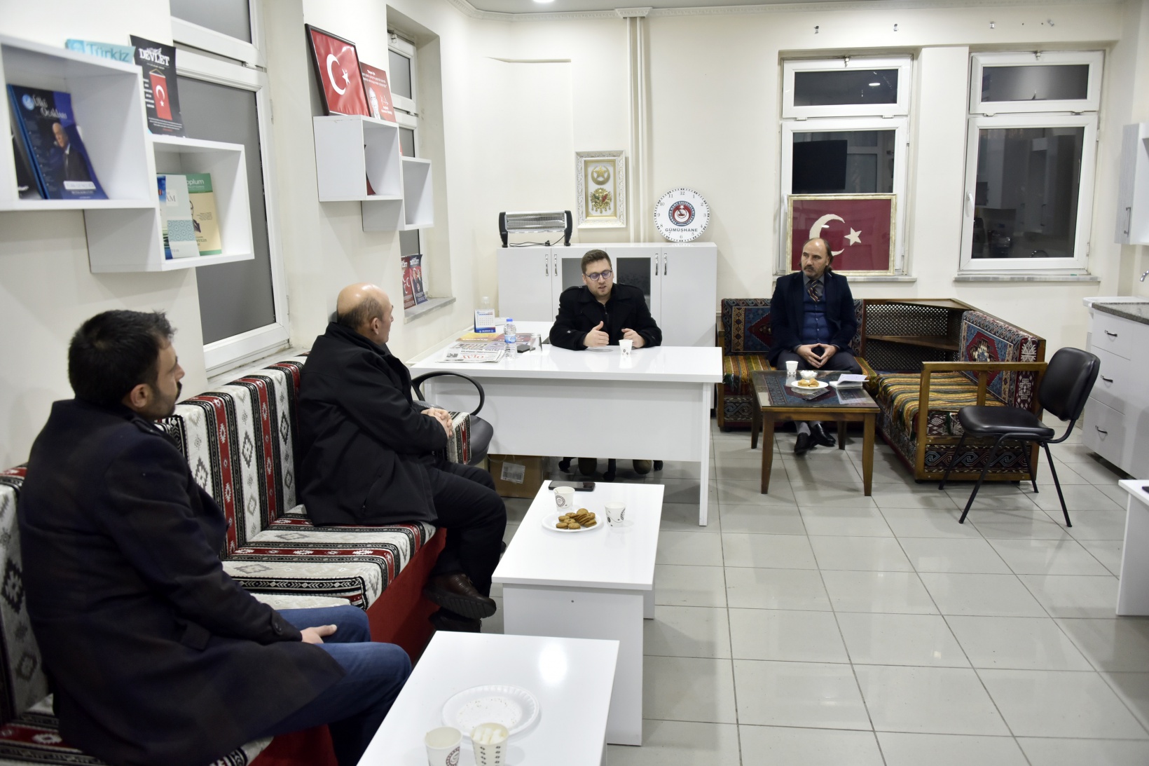 Sarıhan halkla ilişkiler ve kamuoyunu anlattı 2