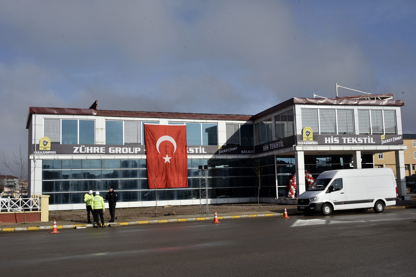 Kelkit’te tamamı kadın çalışanlardan oluşan tekstil atölyesi açıldı   13