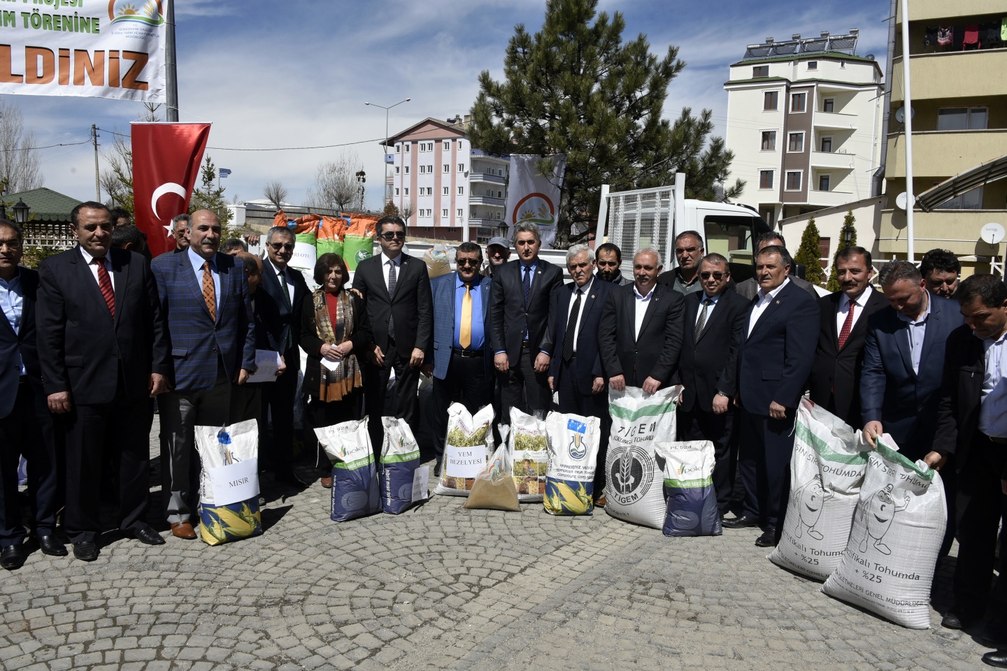 Gümüşhane çiftçisine 68 tonluk tarihi tohum desteği 25